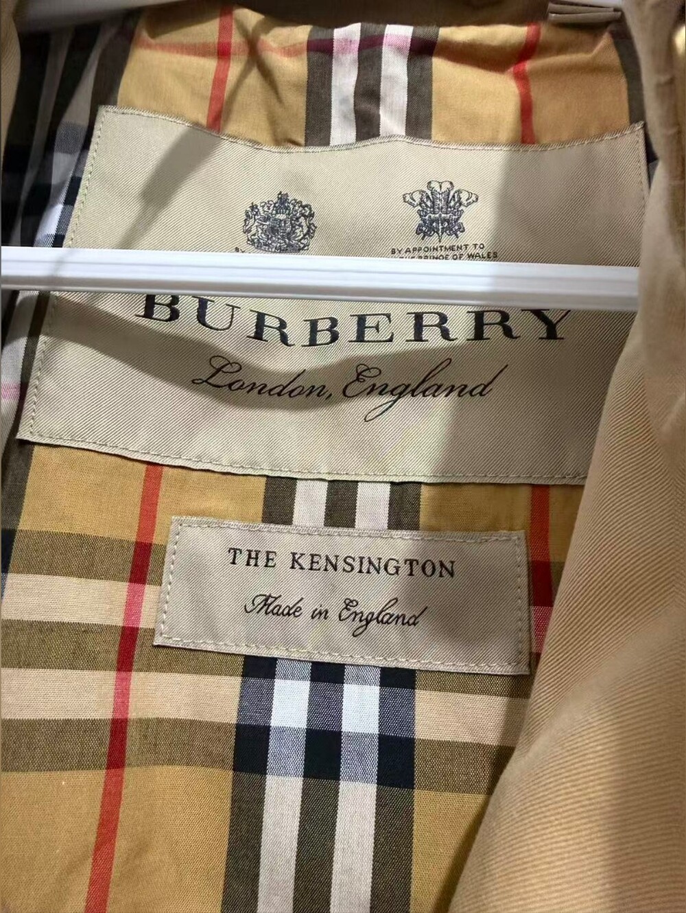 Burberry Beige Classic Double-Breasted Trench Coat with Belt - Picture 10 of 15